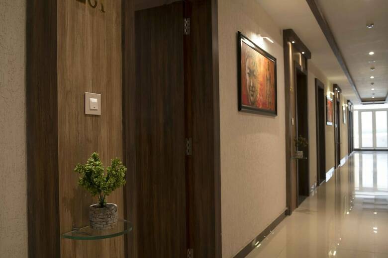 Hotel Rishika Clarks Inn
