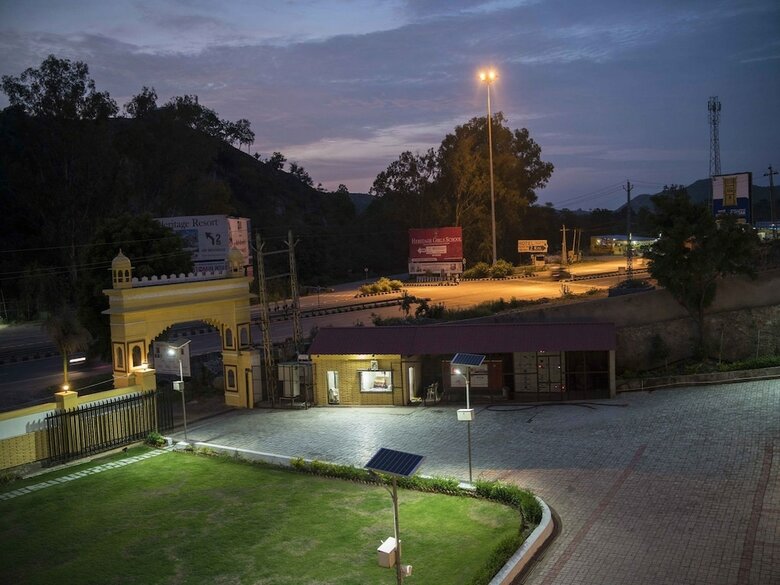 Hotel Rishika Clarks Inn