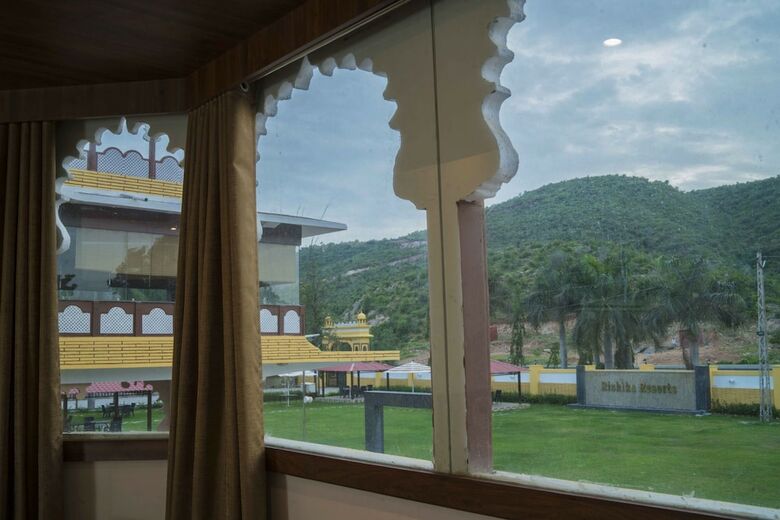 Hotel Rishika Clarks Inn