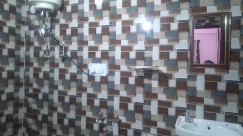 Kanwar Home Stay