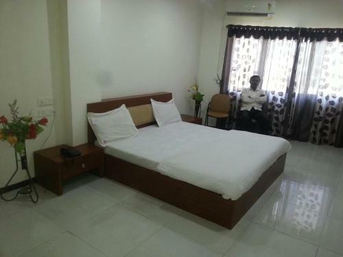 Hotel Dhruv Palace