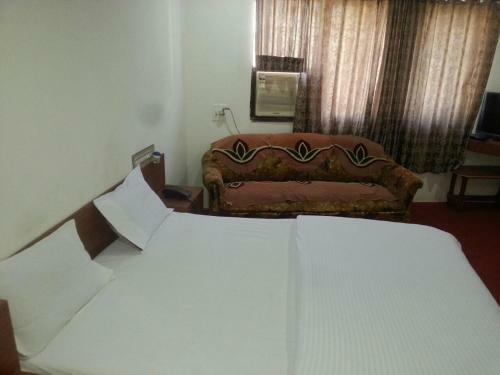 Hotel Dhruv Palace
