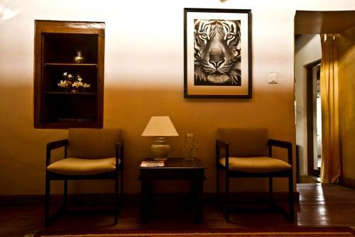 The Olive Room Stay - Two Chimneys Gethis