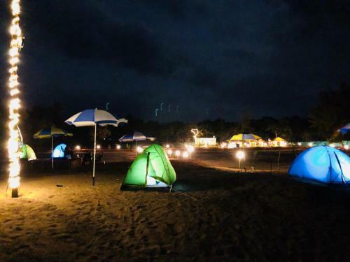 Hotel 5 Mile Beach Resort