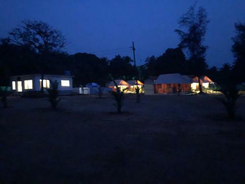 Hotel 5 Mile Beach Resort