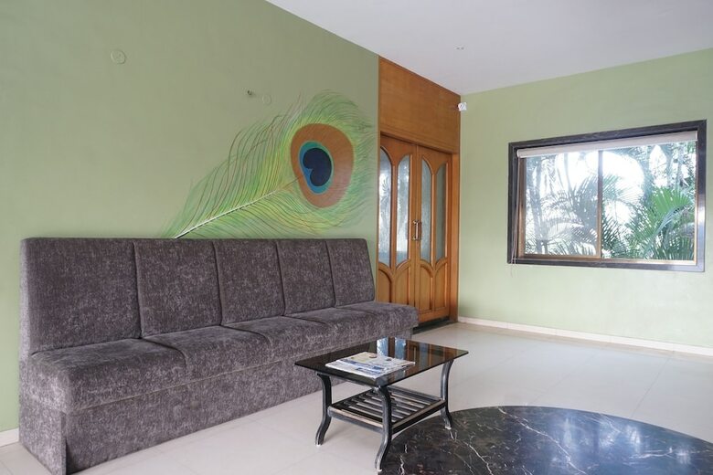 Oyo 24487 Hotel Raj Regency