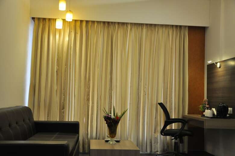 Mango Hotels Tansha Regal