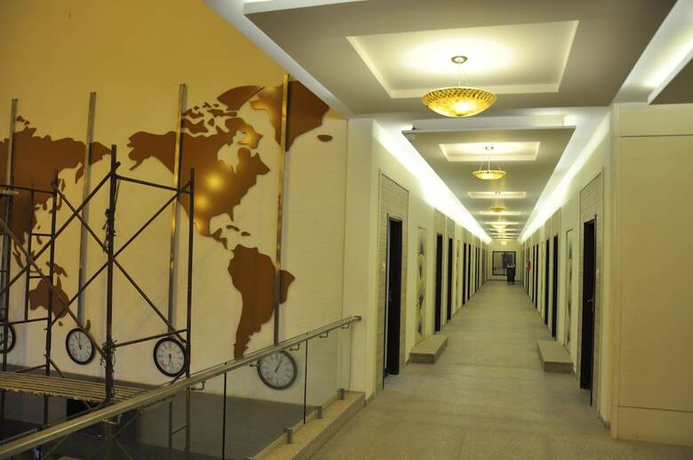 Mango Hotels Tansha Regal