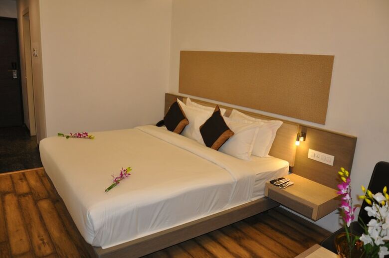 Mango Hotels Tansha Regal