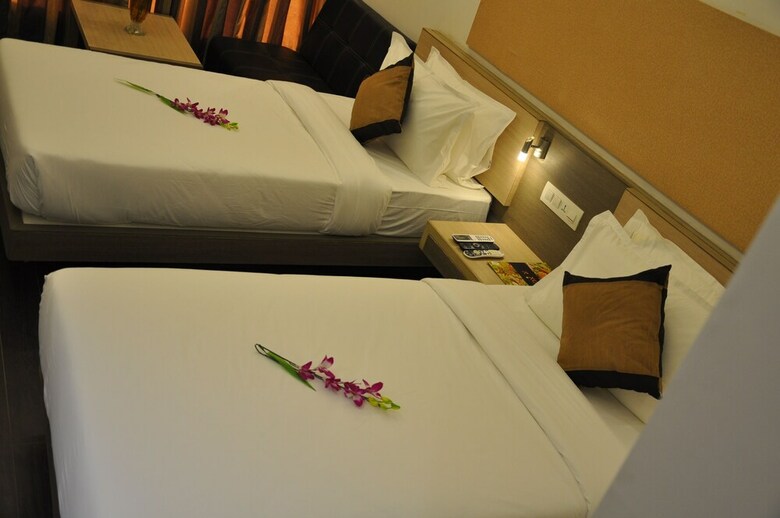 Mango Hotels Tansha Regal
