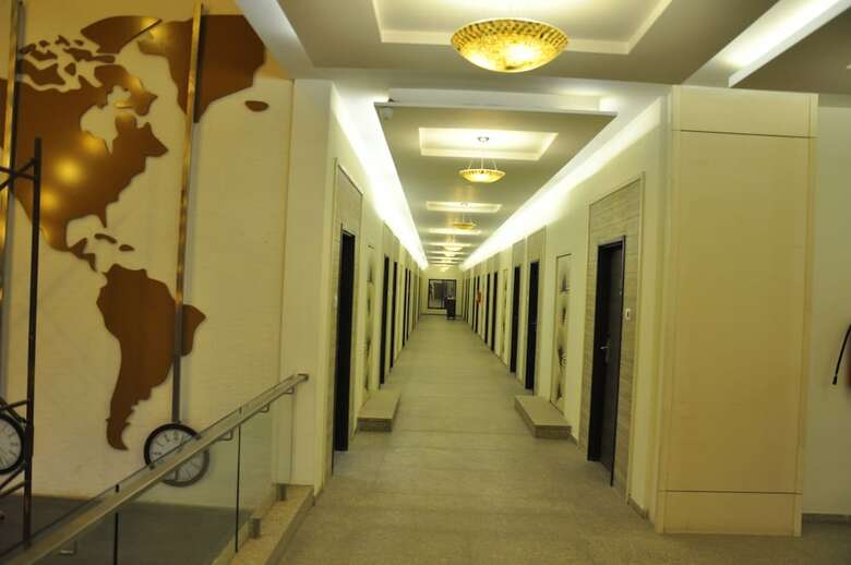 Mango Hotels Tansha Regal