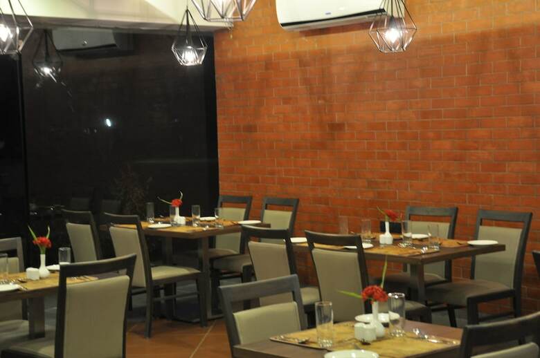 Mango Hotels Tansha Regal