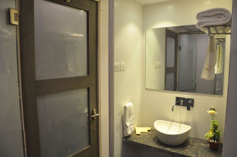 Mango Hotels Tansha Regal