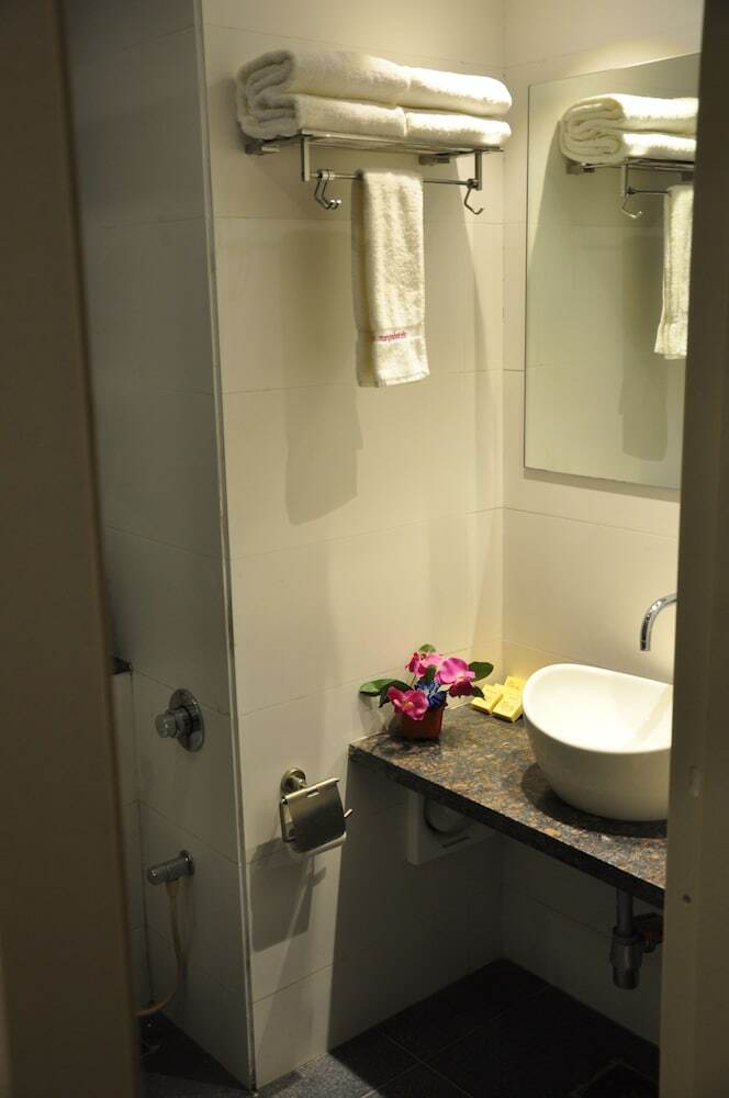 Mango Hotels Tansha Regal