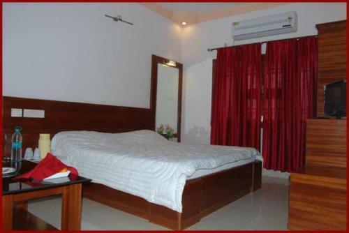 Hotels Diamond Glory Private Limited
