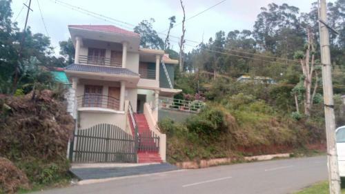 Skylarc Inn