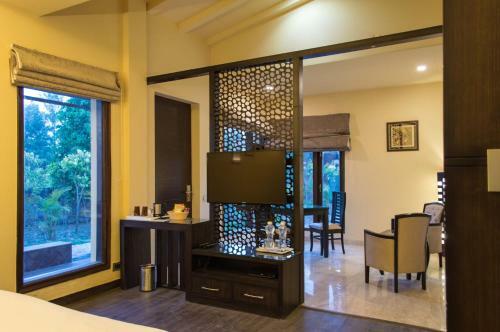 Hotel Corbett Wild Iris Spa And Resort
