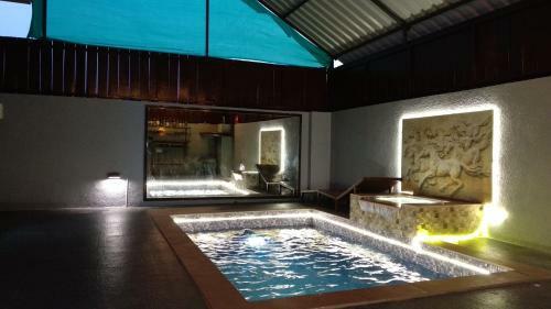 Gogo Premium Pool Party Villa
