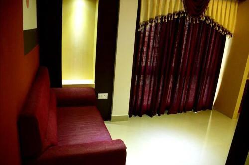 Hotel Star Msr Residency