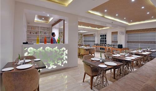 Hotel Clarks Residences Bhowali
