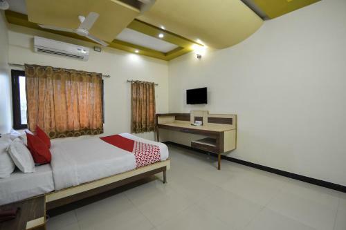 Oyo 16076 Hotel Happy Day
