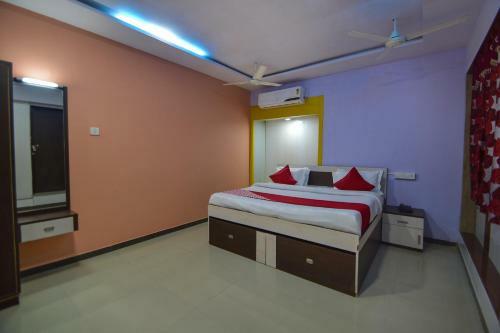 Oyo 16076 Hotel Happy Day