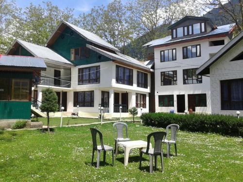 Hotel Alpine K2