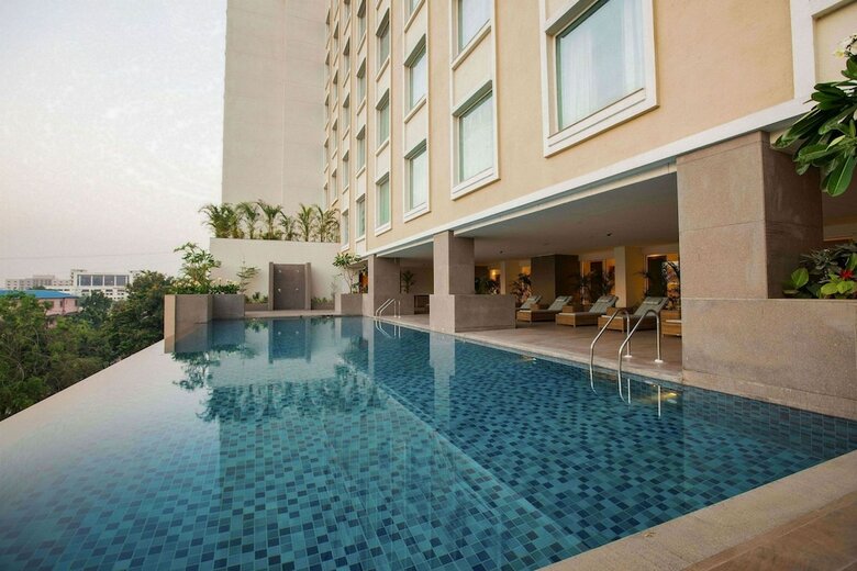 Hotel Lemon Tree Premier City Center Pune