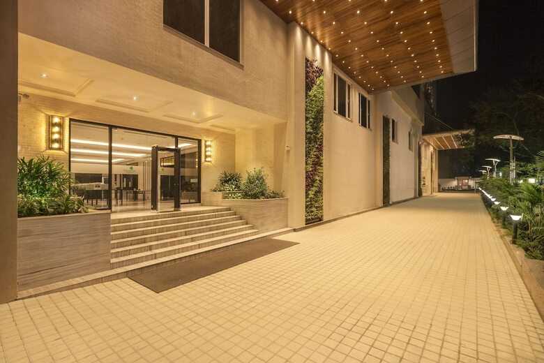 Hotel Lemon Tree Premier City Center Pune