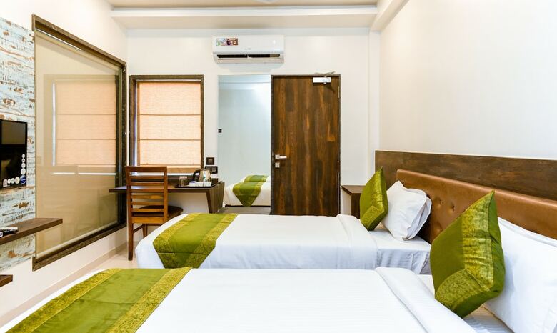 Hotel Treebo Trend Malhaar Regency