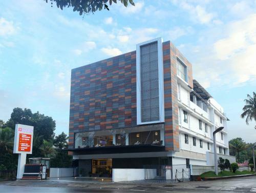 Hotel Embassery Residency