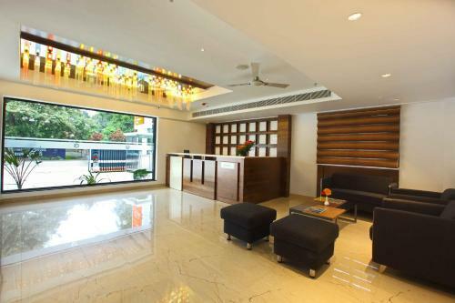 Hotel Embassery Residency