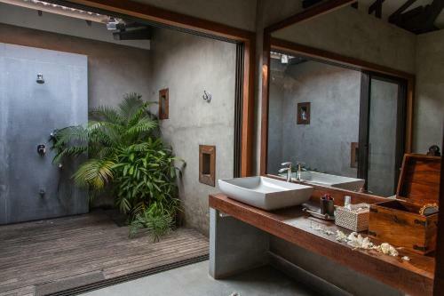 Villa Saffronstays Beyond