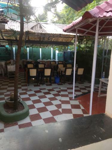 Hotel Dolphin House Beach Resort