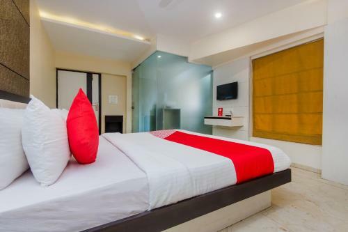 Hotel Oyo 12799 Blue Bell Residency