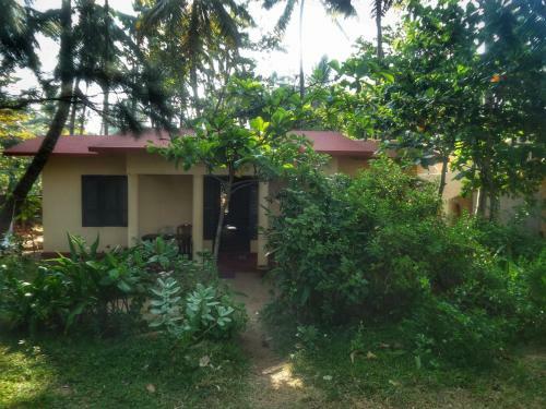 Hotel Sukriti Beach Resort
