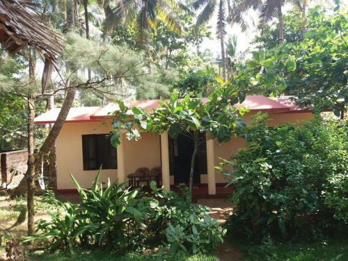 Hotel Sukriti Beach Resort