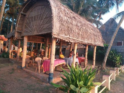 Hotel Sukriti Beach Resort