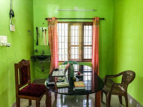 Hostal Shakti Ashram, Healing Center & Academy * Only Women