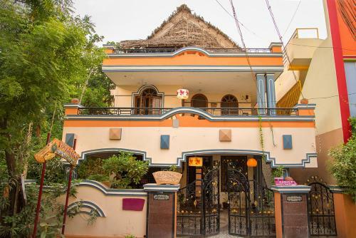 Hostal Dwaraka Home Stay