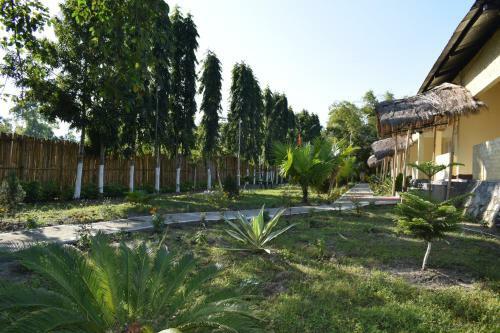 Hotel Camp Rhino Resort