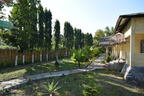 Hotel Camp Rhino Resort