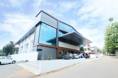 Hotel Sunstar Residency & Food Plaza Pala