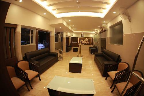 Hotel Sunstar Residency & Food Plaza Pala