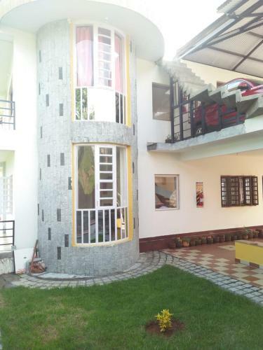 Hotel Vignesh Holiday Inn