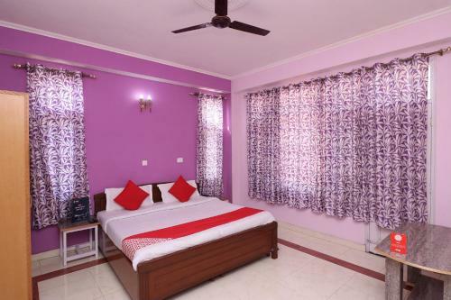 Oyo 27694 Moksh Hotel