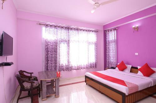 Oyo 27694 Moksh Hotel