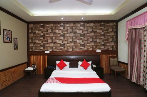Hotel Oyo 26584 Royal Castle