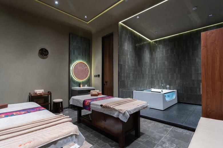 Hotel Treat Resort