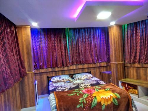 Hostal Myspace Holiday Inn